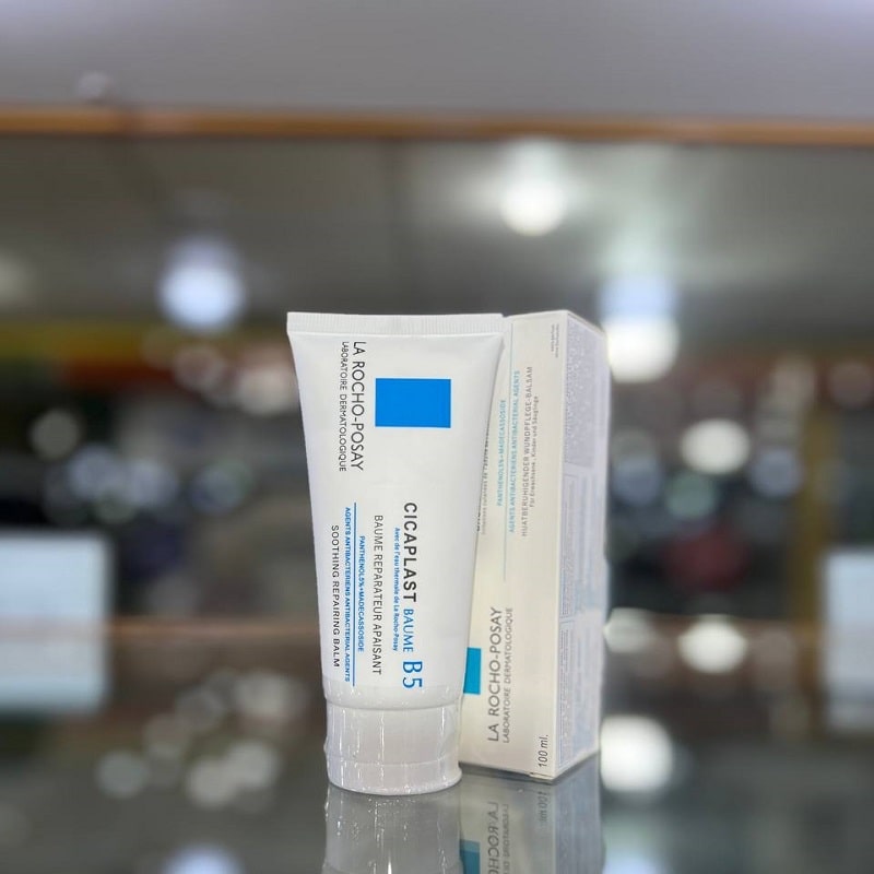 محصول کرم ترمیم‌کننده پوست لاروش پوزای مدل سیکاپلاست Baume B5 گالری